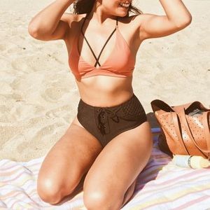 VS Sport cross front bra